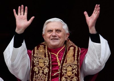 Ratzinger: Il Papa forte della fede