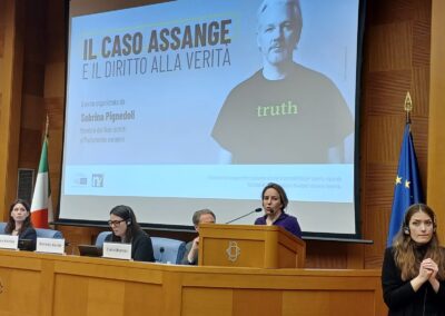 Stella Assange a Roma, la libertà di informazione perseguitata sulla pelle di un uomo